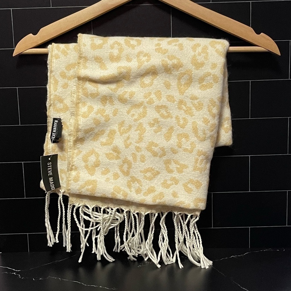 Steve Madden Blanket Scarf Ivory Fringe Trim
